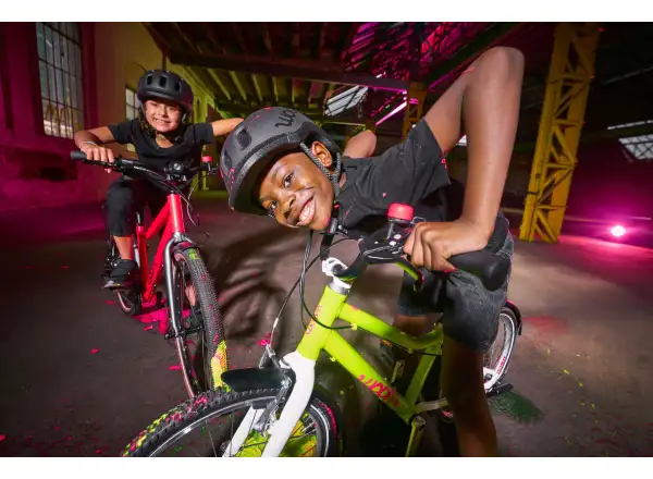 Woom GO 4 Kinderfahrrad neon lime