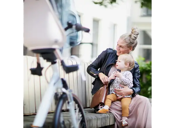 Urban Iki Kindersitz vorne mit Adapter Sakura Pink