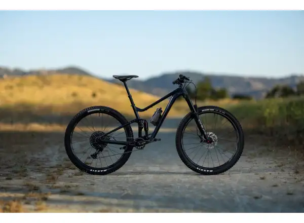 Giant Stance 29 1 vollgefedertes Fahrrad – Metallic Black