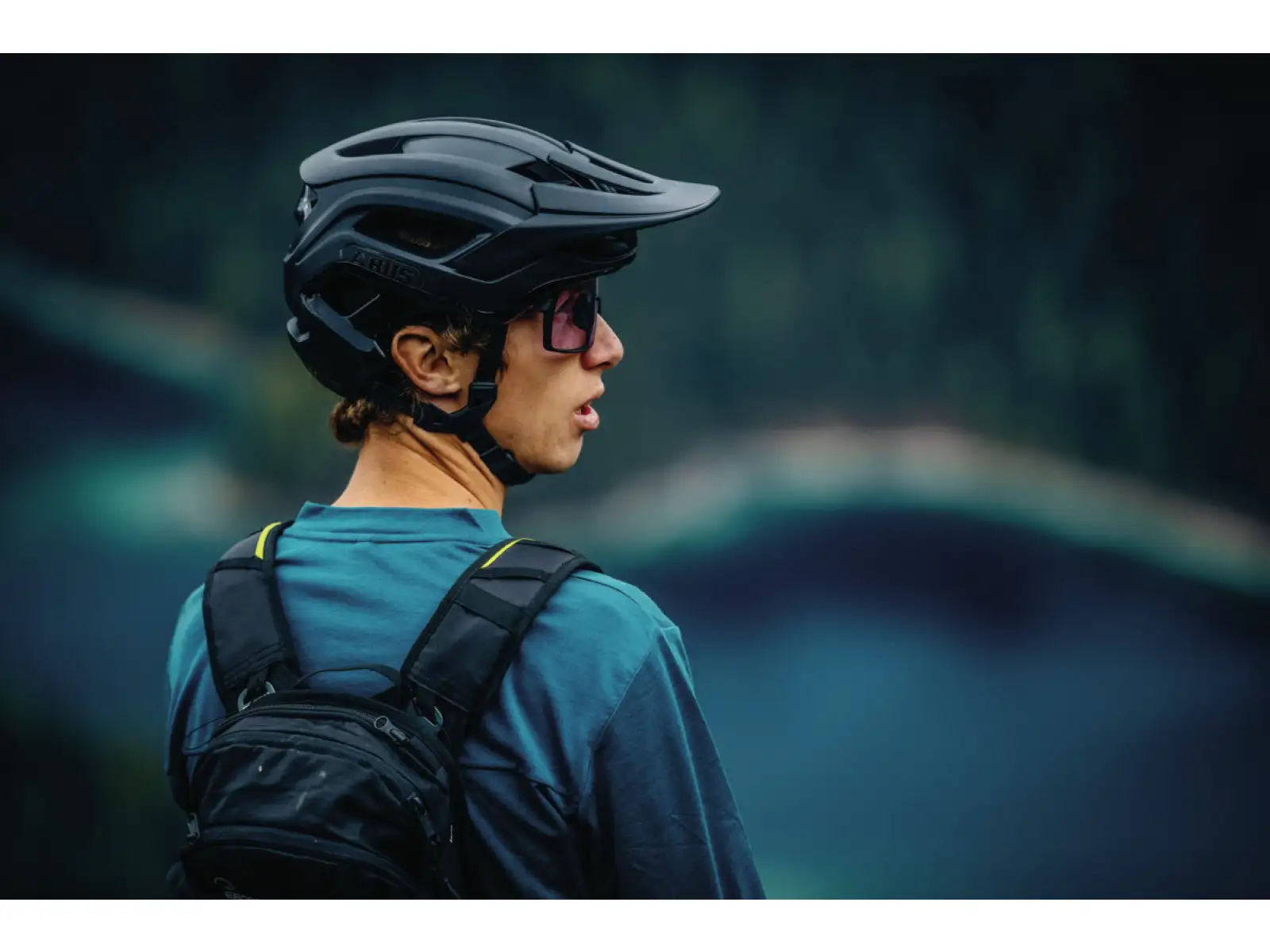 Abus Cliffhanger MTB-Helm Dunkelblau