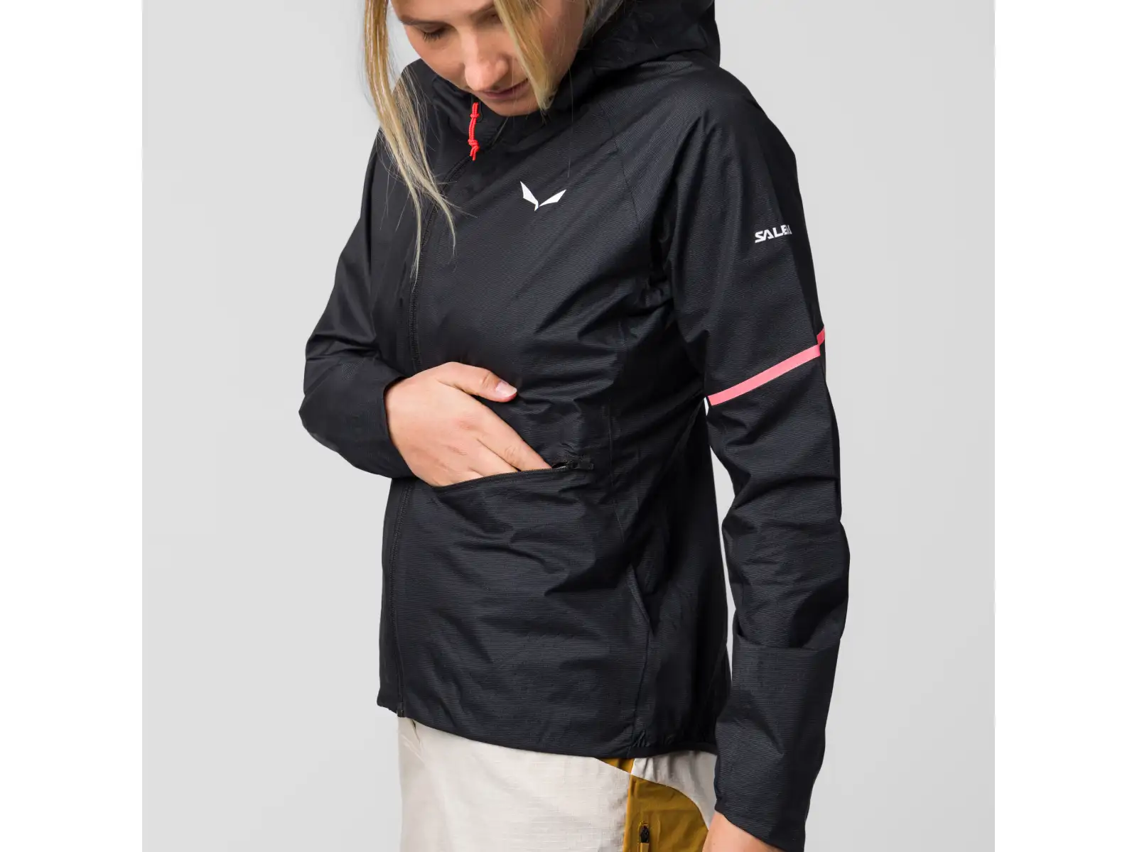 Salewa Vento PTX 2.5 L Damenjacke Black Out