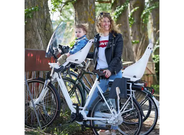 Urban Iki Kindersitz vorne mit Adapter Shinju Weiß/Bincho Schwarz
