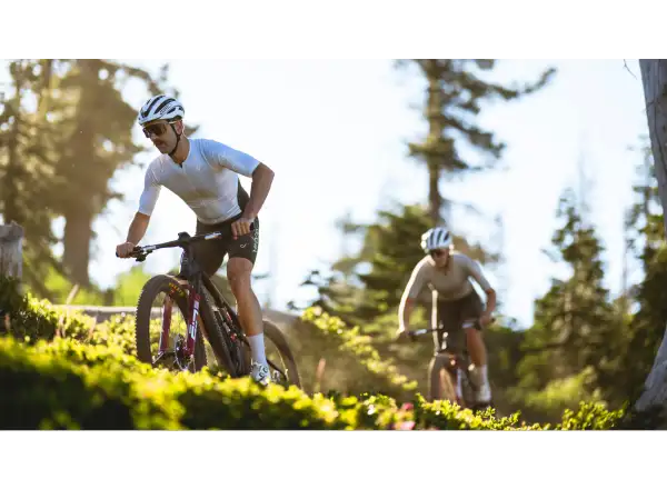 Santa Cruz Blur 5 CC 29 27 GX AXS RACE RSV Mountainbike Gloss Tart Cherry