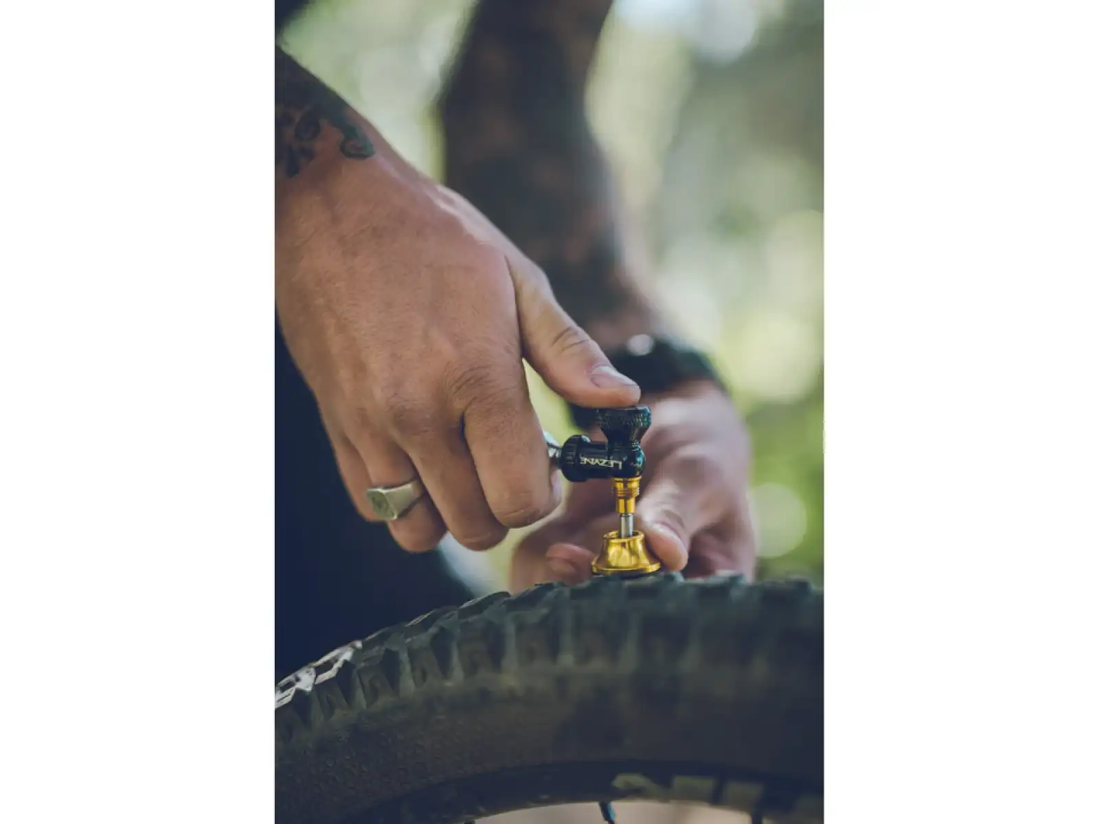 Lezyne Tubeless CO2 Blaster ohne CO2 Reparaturset für Schlauchlosreifen.