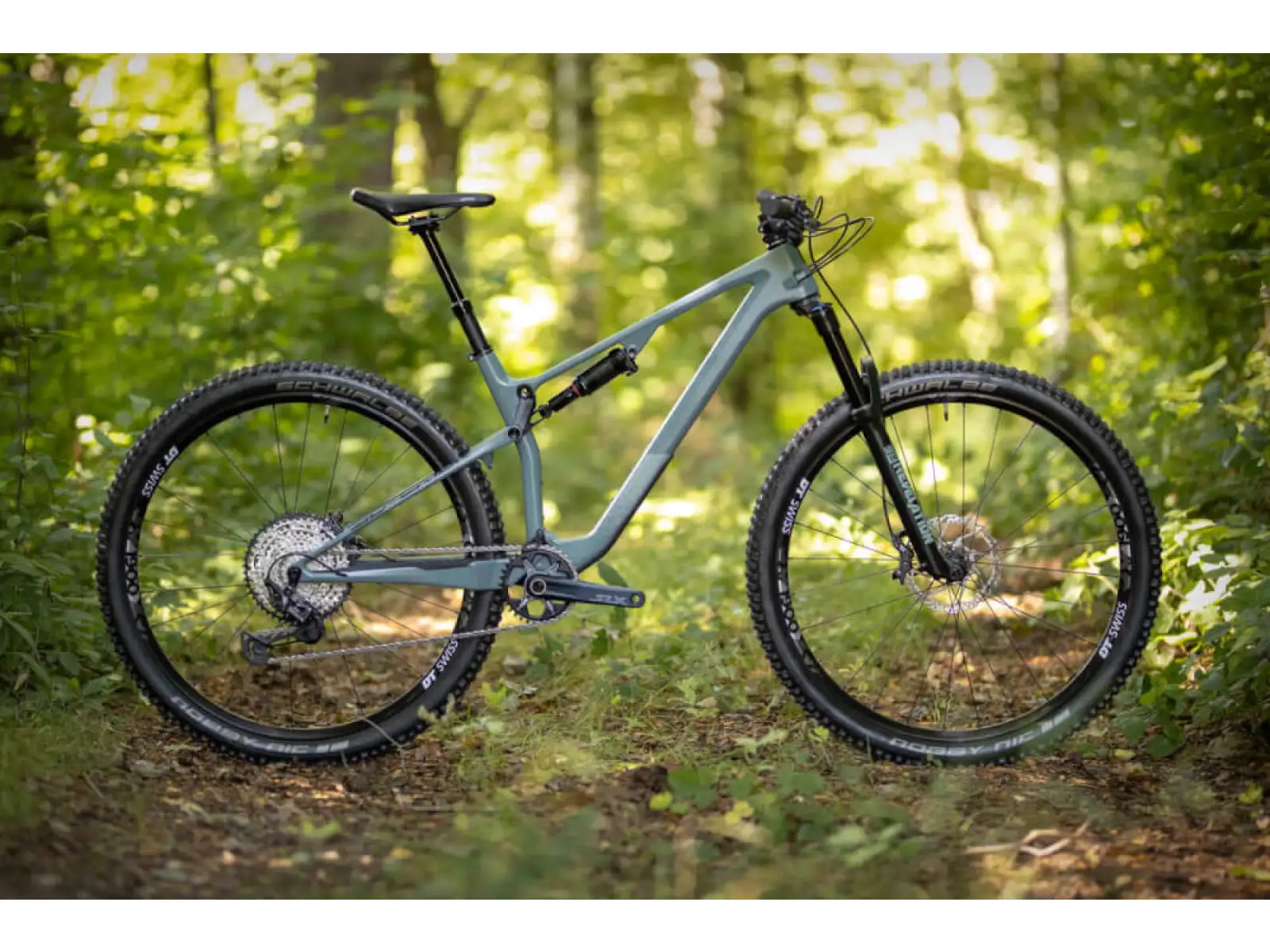 Das Superior XF 979 TR Mountainbike in mattem Trooper Green/Schwarz.