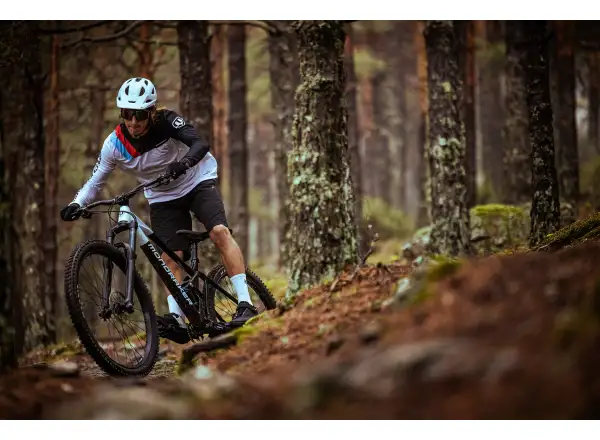 Mondraker Raze vollgefedertes Fahrrad black/dirty white