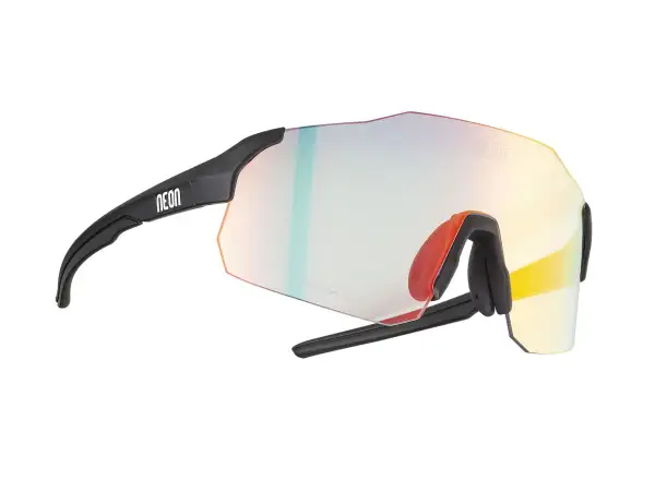 Die Neon Sky 2.0 Brille in Black Matt/Phototronic Plus Red.