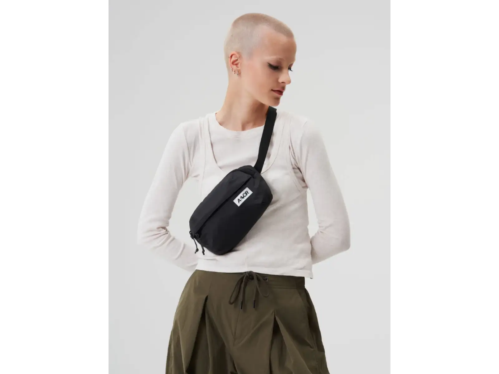Aevor Hip Bag Ease Umhängetasche/Bauchtasche Black