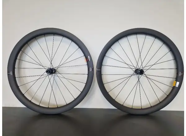 Reserve 40/44 GR 700c DT 350 CL Carbon Gravel Laugerräder Freilauf Microspline - Demontiert vom Fahrrad