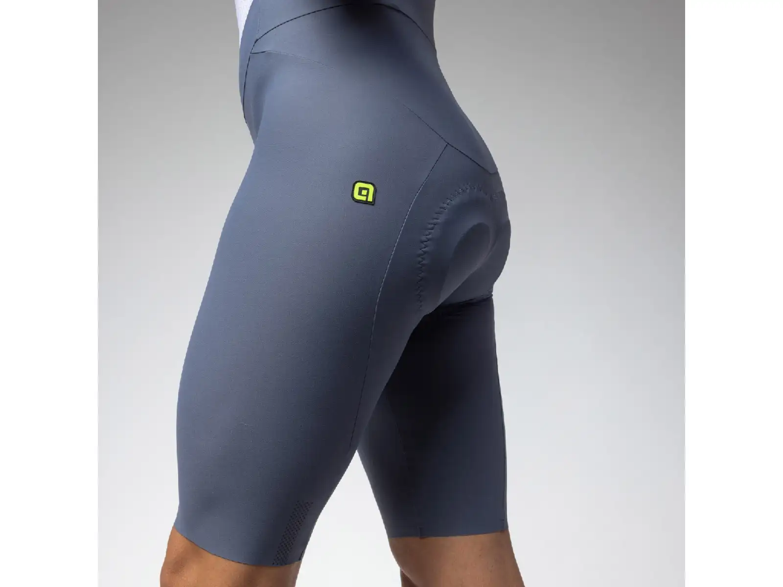 Alé R-EV1 GO Herren-Shorts mit Polster und Trägern Steel