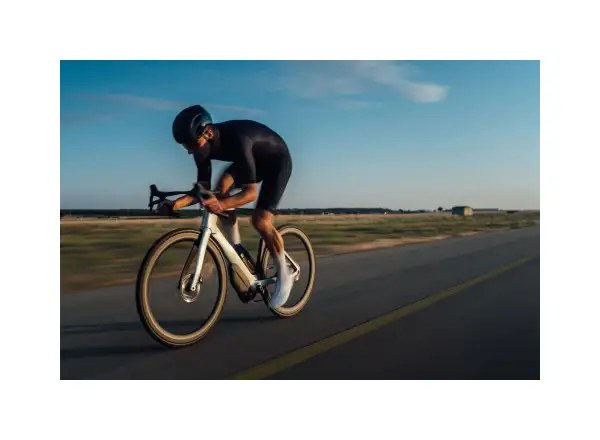 MET Helm – Manta MIPS Motion Blur