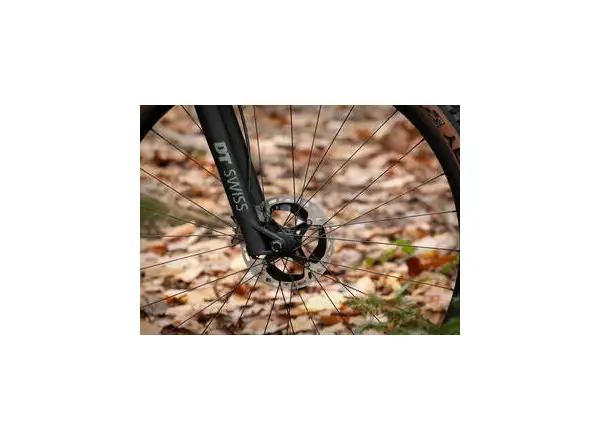 Vollgefedertes Mountainbike Superior Team XF 29 Matte Carbon/Chrome/Team Red