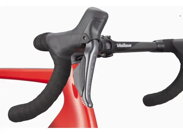Cannondale SuperSix Evo Hi-Mod 2 Rennrad in Rally Red-Farbe.