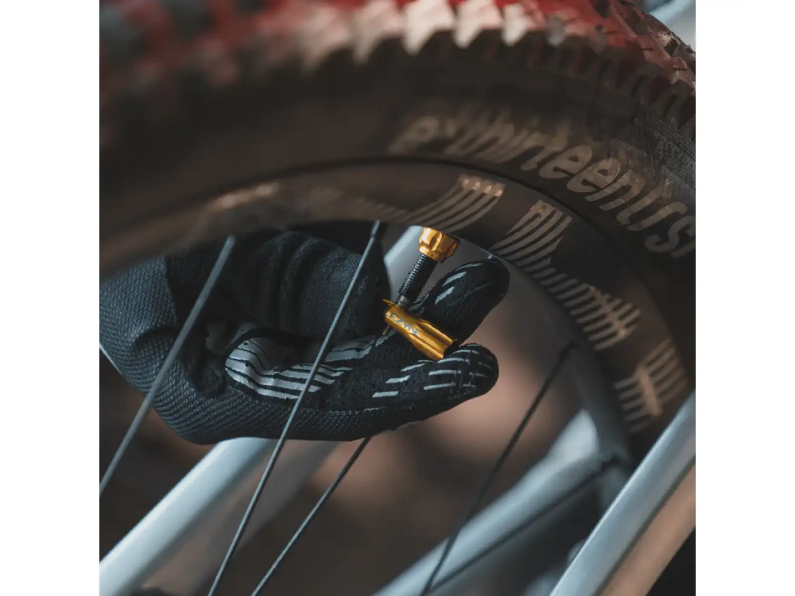 Lezyne CNC TLR Tubeless Ventile 44 mm Silber