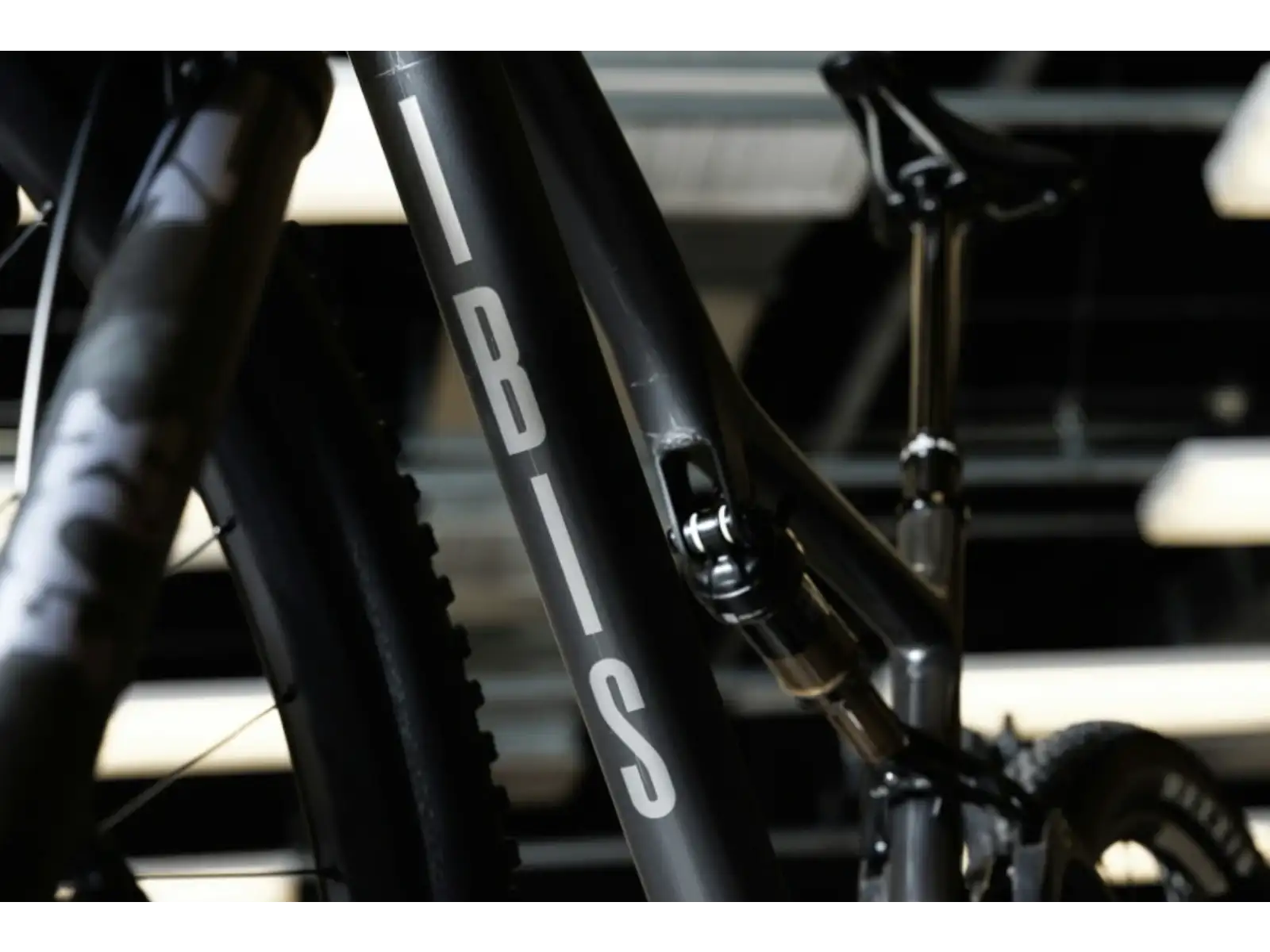 Ibis Exie US GX AXS T-Type vollgefedertes Mountainbike Clear Charcoal