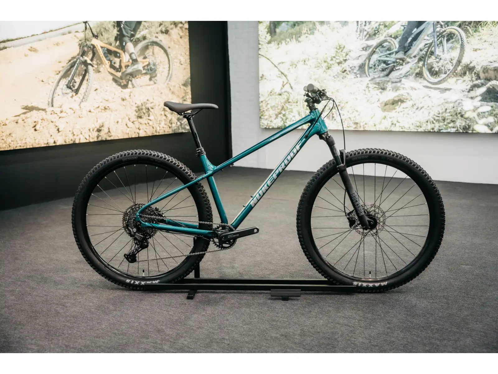 Nukeproof Tracker Pro 290 Cues 1x11 Mountainbike Petrol Green/Chrome