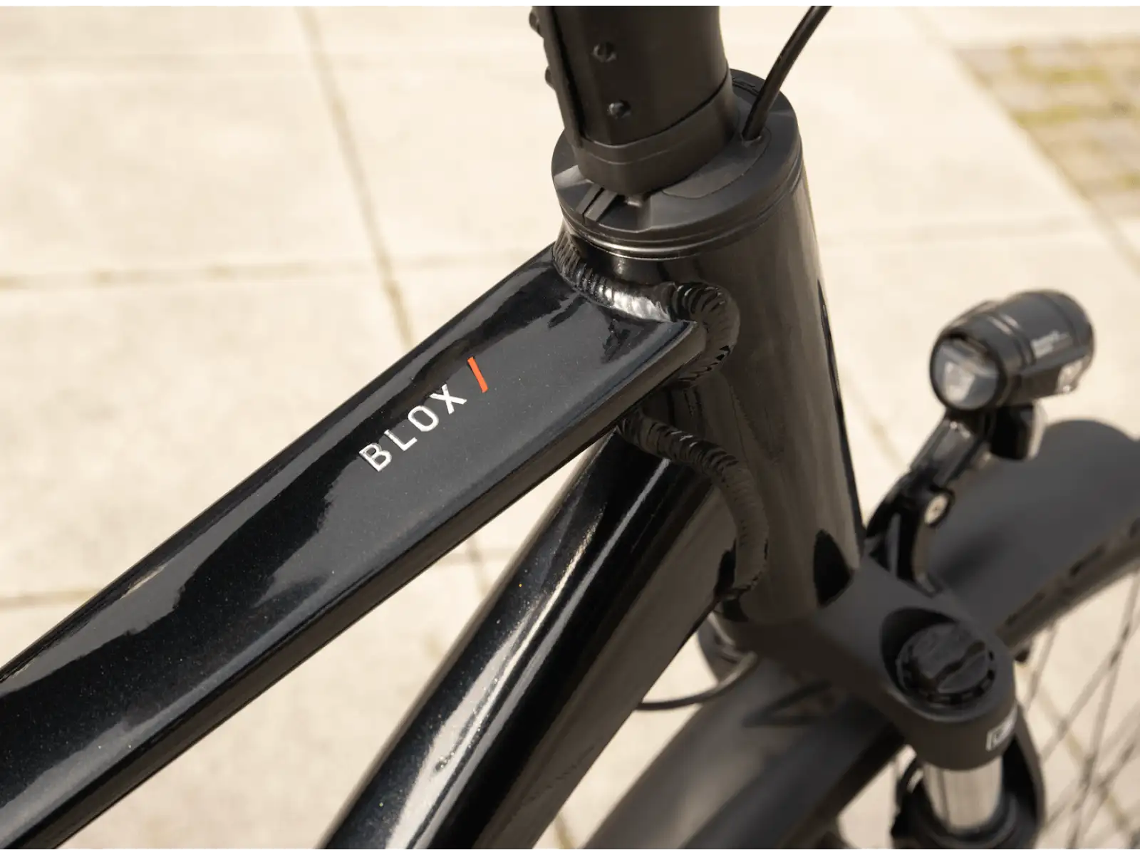 Superior Blox 6.7 T Stadtfahrrad Gloss Metallic Black
