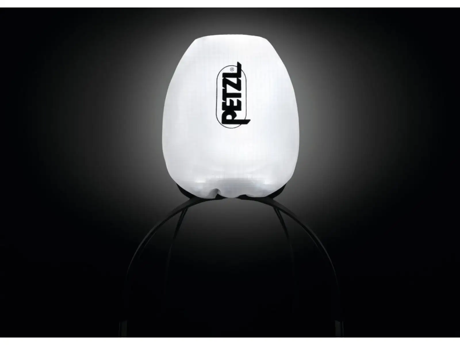 Petzl IKO Core wiederaufladbare Stirnlampe Schwarz