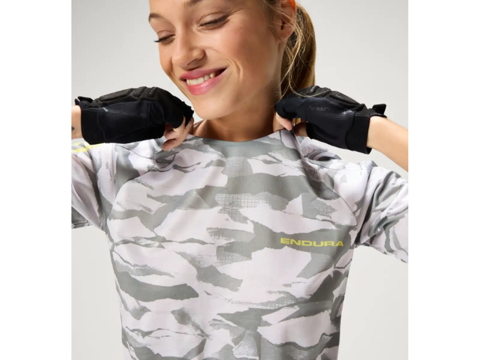 Endura LTD Mountain Camo Damenhemd kurzarm Haar Grey