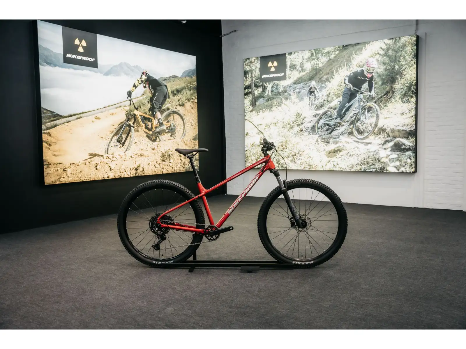 Nukeproof Tracker Comp 290 Cues 1x10 Mountainbike Red/Chrome