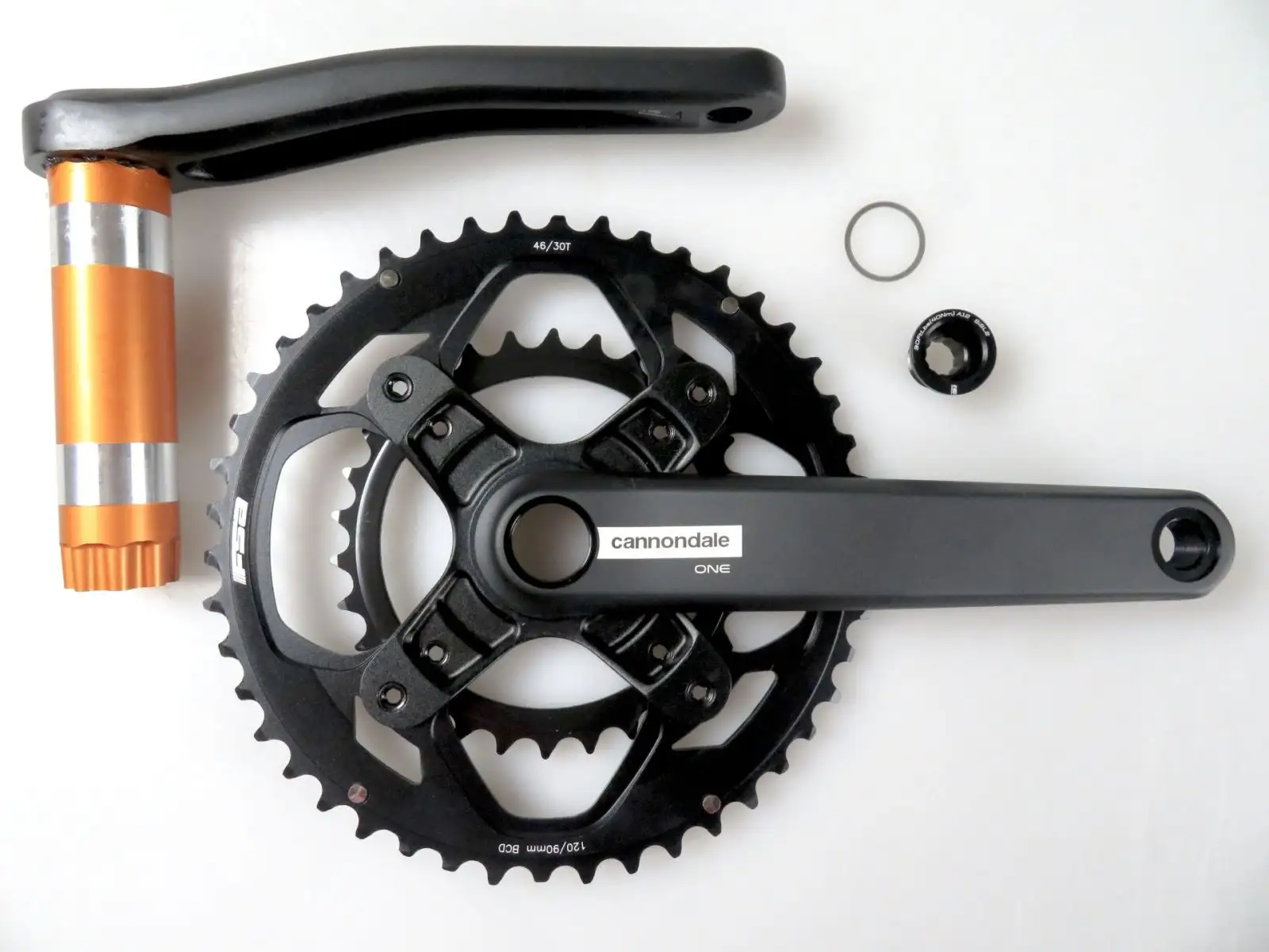 Cannondale One Kurbelarme 172,5 mm mit Kettenblättern 52/36 Zähne.