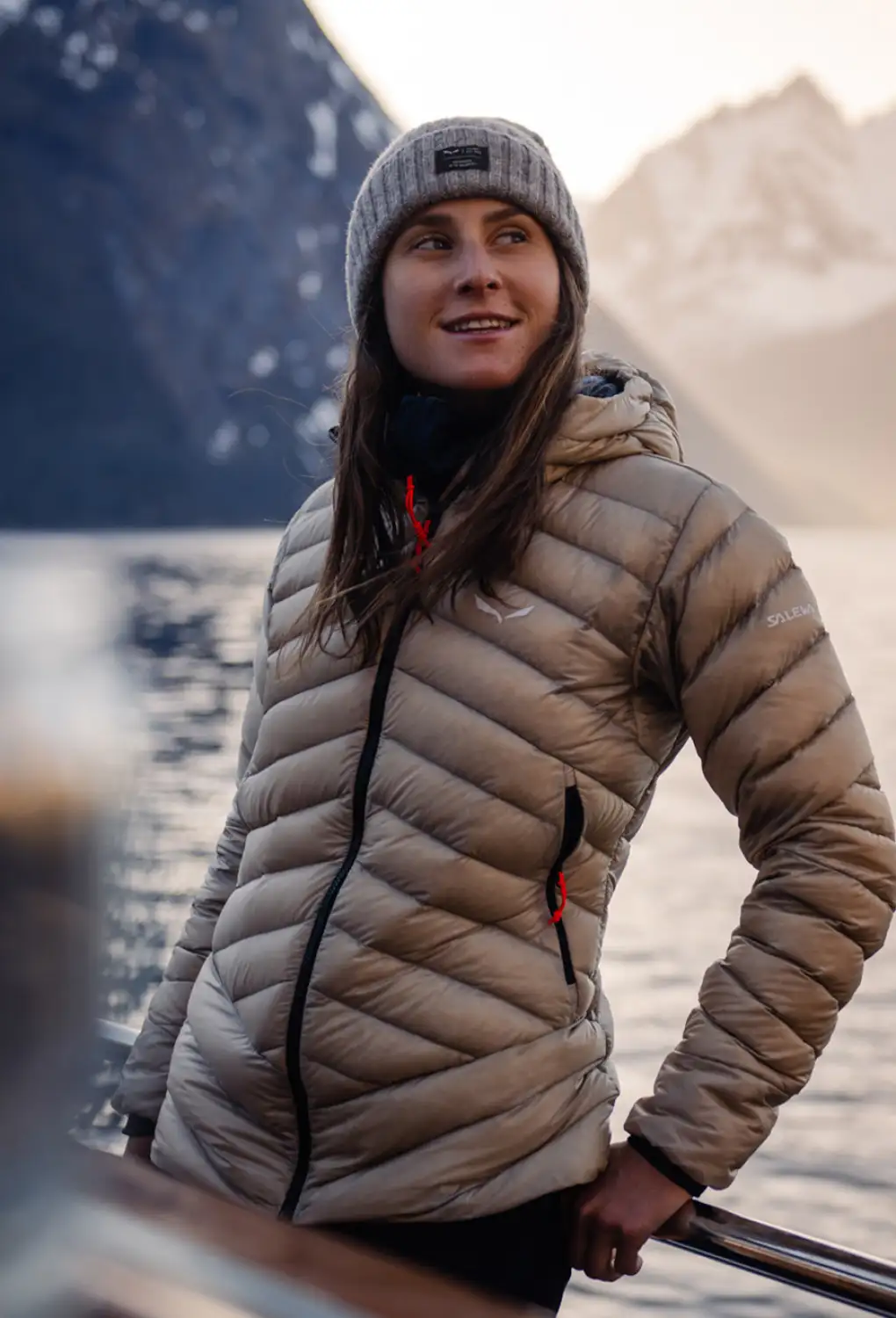 Wie wäscht man eine Daunenjacke zu Hause?