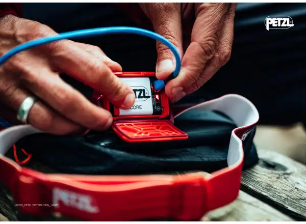 Petzl ACTIK CORE 2025 Stirnlampe grün