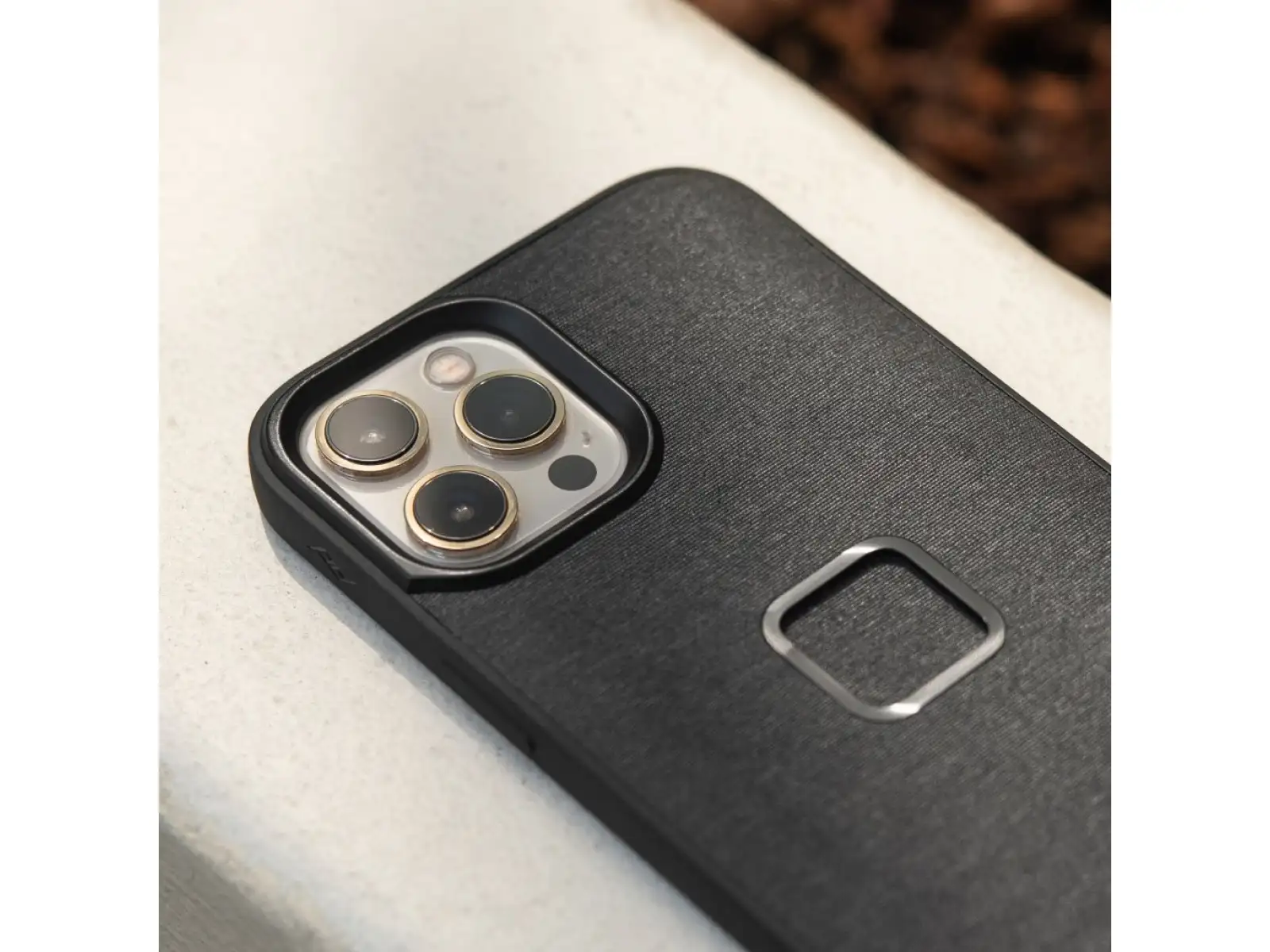Peak Design Mobile Everyday Case für das iPhone 16 Pro Handyhülle in der Farbe Graphit