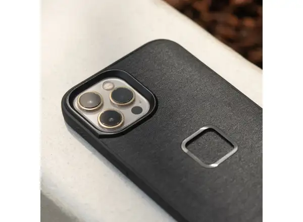 Peak Design Mobile Everyday Case für das iPhone 16 Pro Handyhülle in der Farbe Graphit