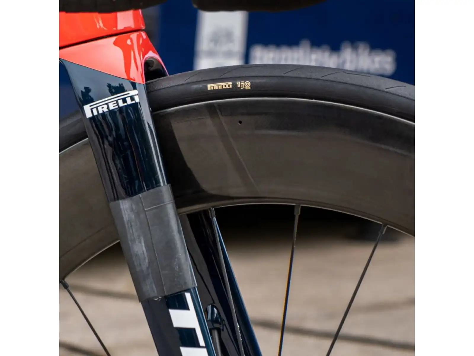 Pirelli P ZERO™ Race 150° Jubiläumsstraßenreifen 26-622 Kevlar schwarz