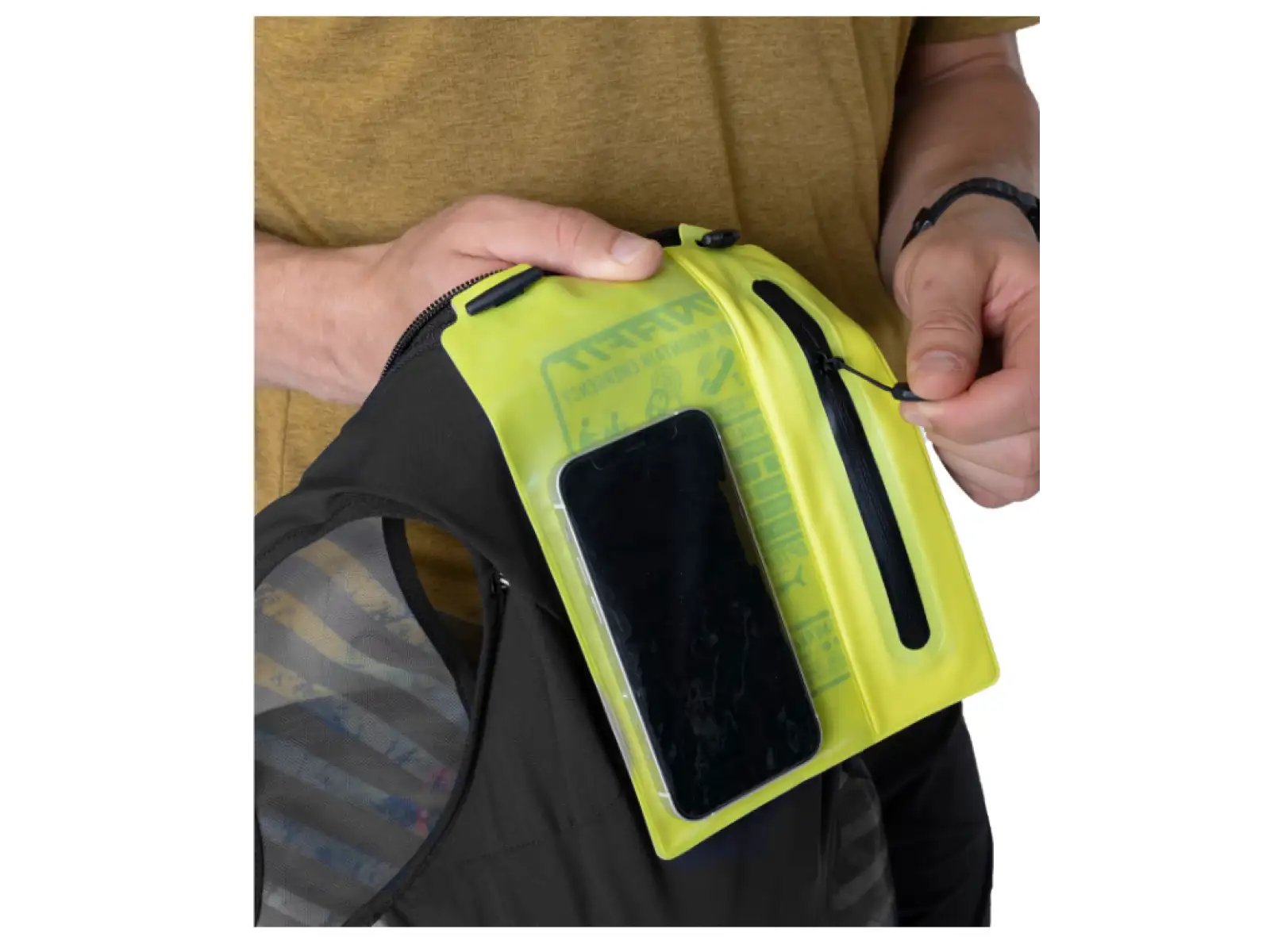 Dynafit Trail 6 Vest běžecká vesta Black Out/Tobacco