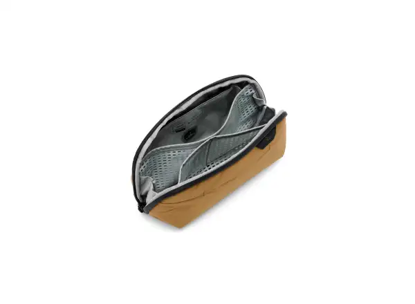 Peak Design Waschbeutel Klein 1 l in der Farbe Coyote