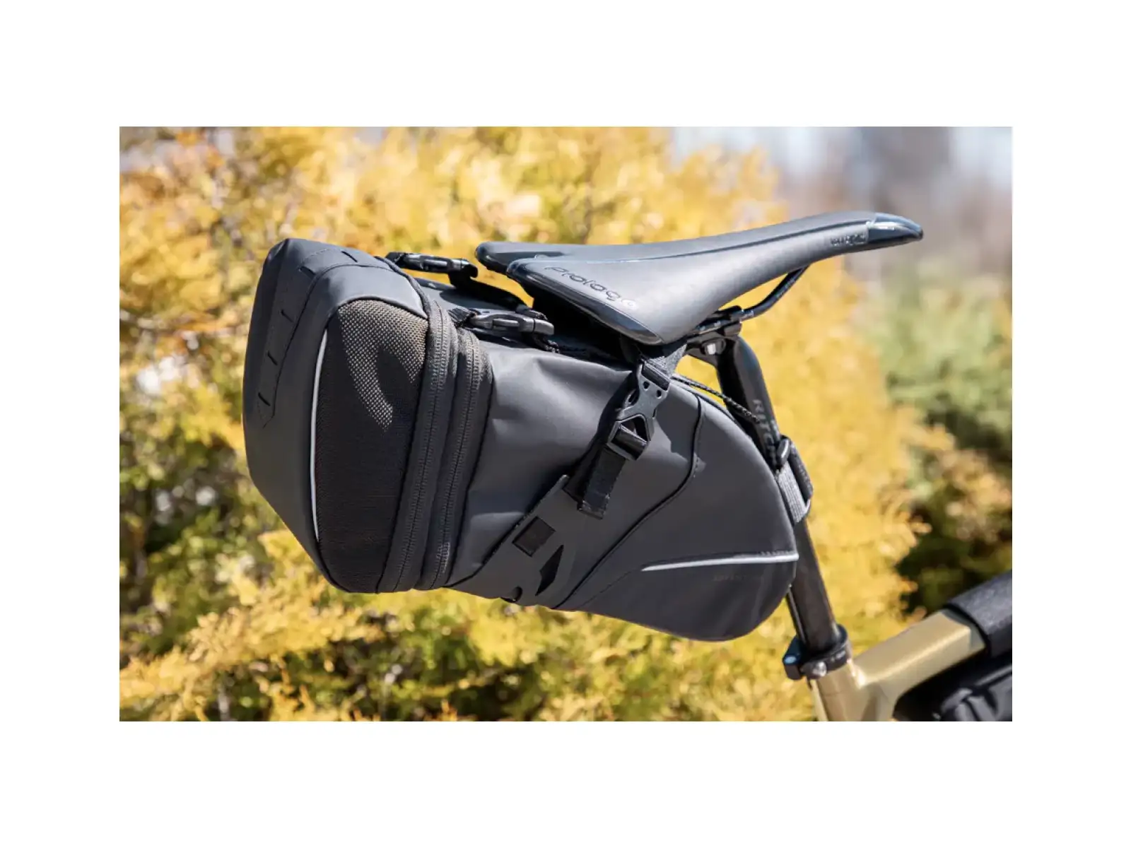 Force Adventure XL Satteltasche unter dem Sattel