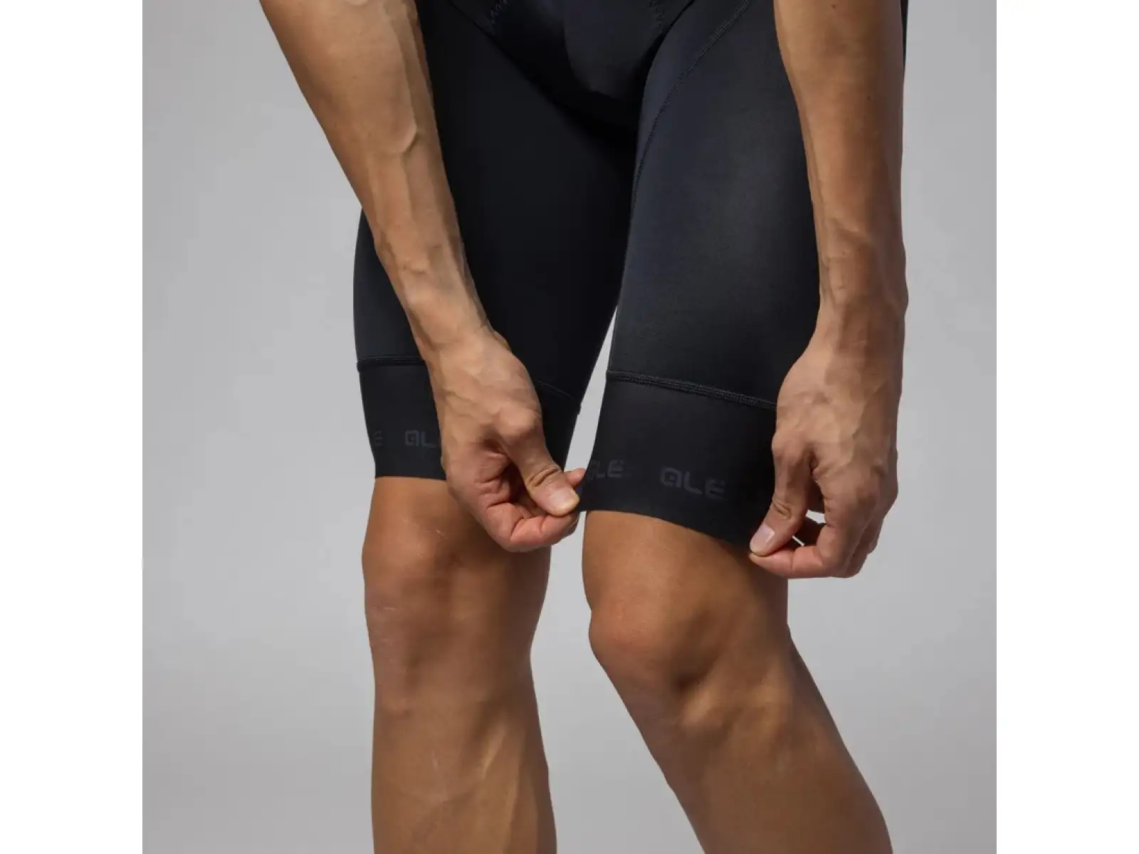 Alé PR-E Strada 2.0 Herren Radhose mit Einsatz und Trägern Black