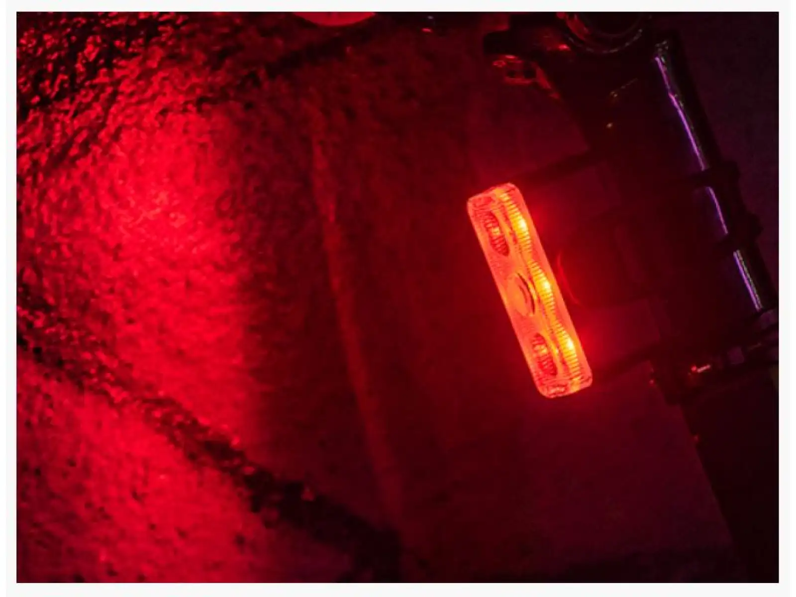 Ravemen TR500 Rücklicht mit Bremslichtsensor Rot