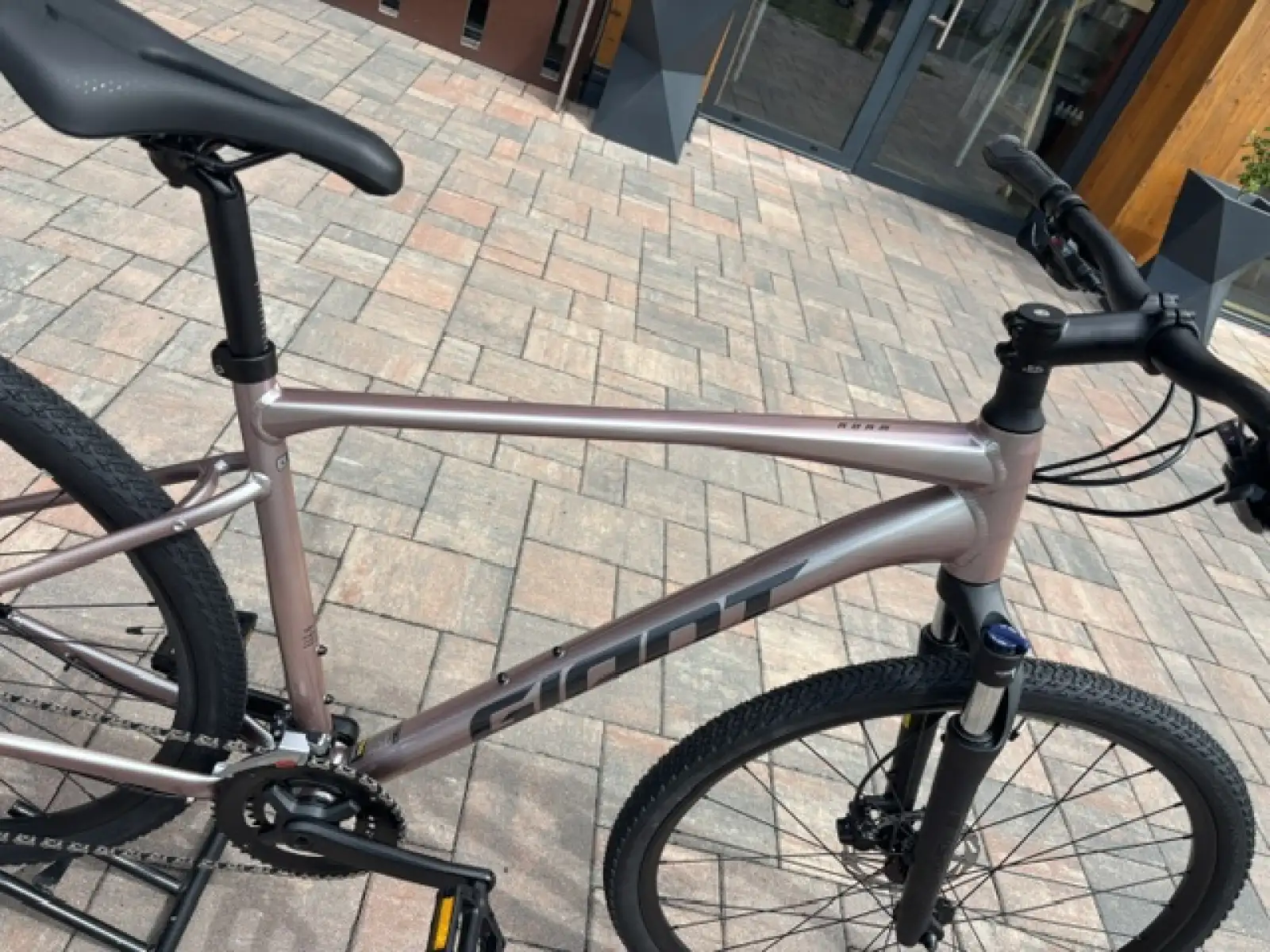 Giant Roam 3 Trekkingrad Shell White MUSTER