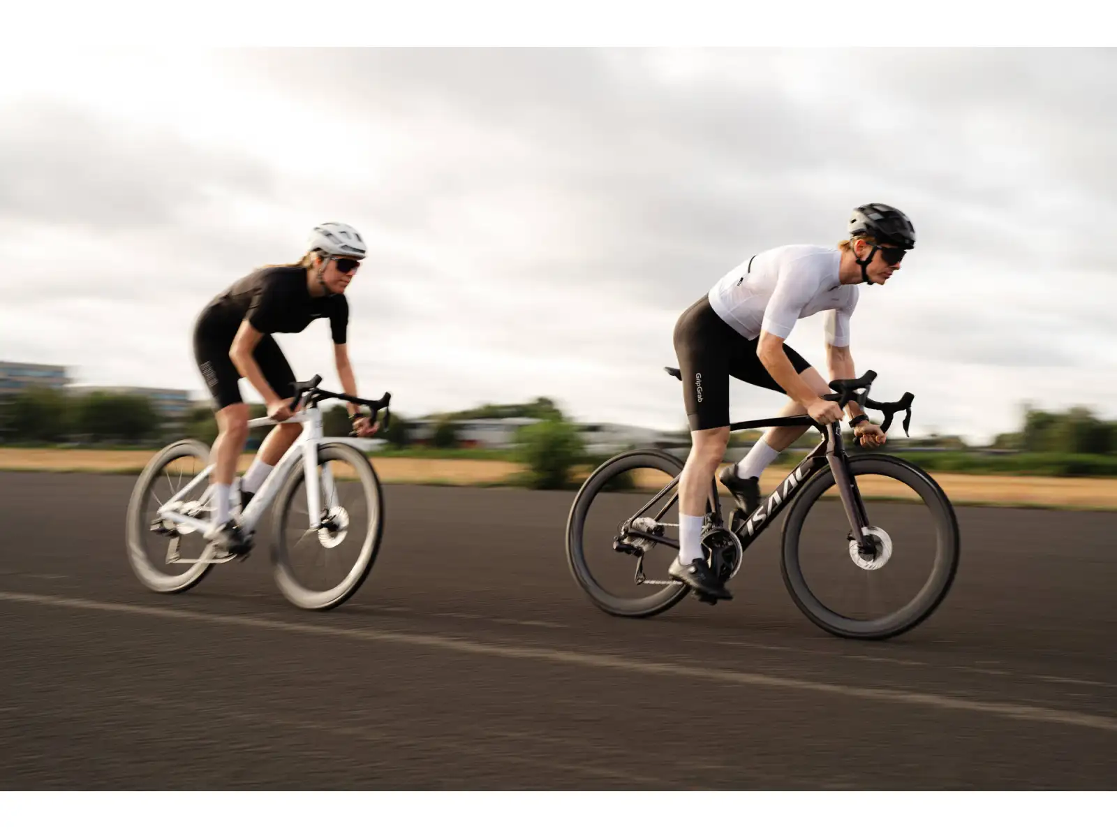 Isaac Meson Ultegra Di2 Rennrad Ruby Red