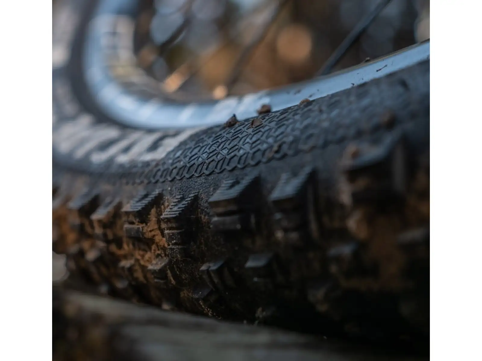 Goodyear Escape Ultimate Tubeless Komplett 27,5x2,35" MTB Reifen Kevlar Braun