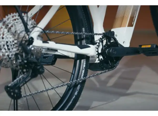 Superior eXR 6090 BL Touring II Trekking E-Bike in Gloss White/Copper.