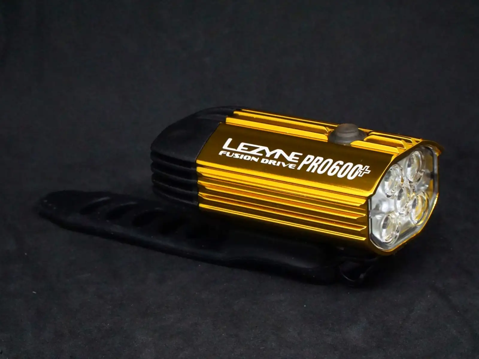 Lezyne Fusion Pro 600+ Frontlicht Gloss Gold