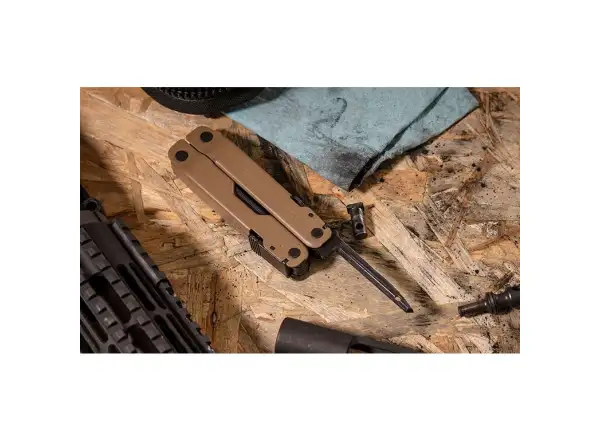 Leatherman Super Tool 300M Multitool - Coyote Tan
