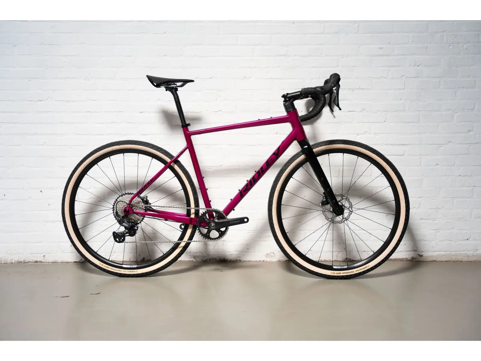 Ridley Kanzo Adventure Alu GRX400 Gravelbike Jazzberry Jam Metallic/Black