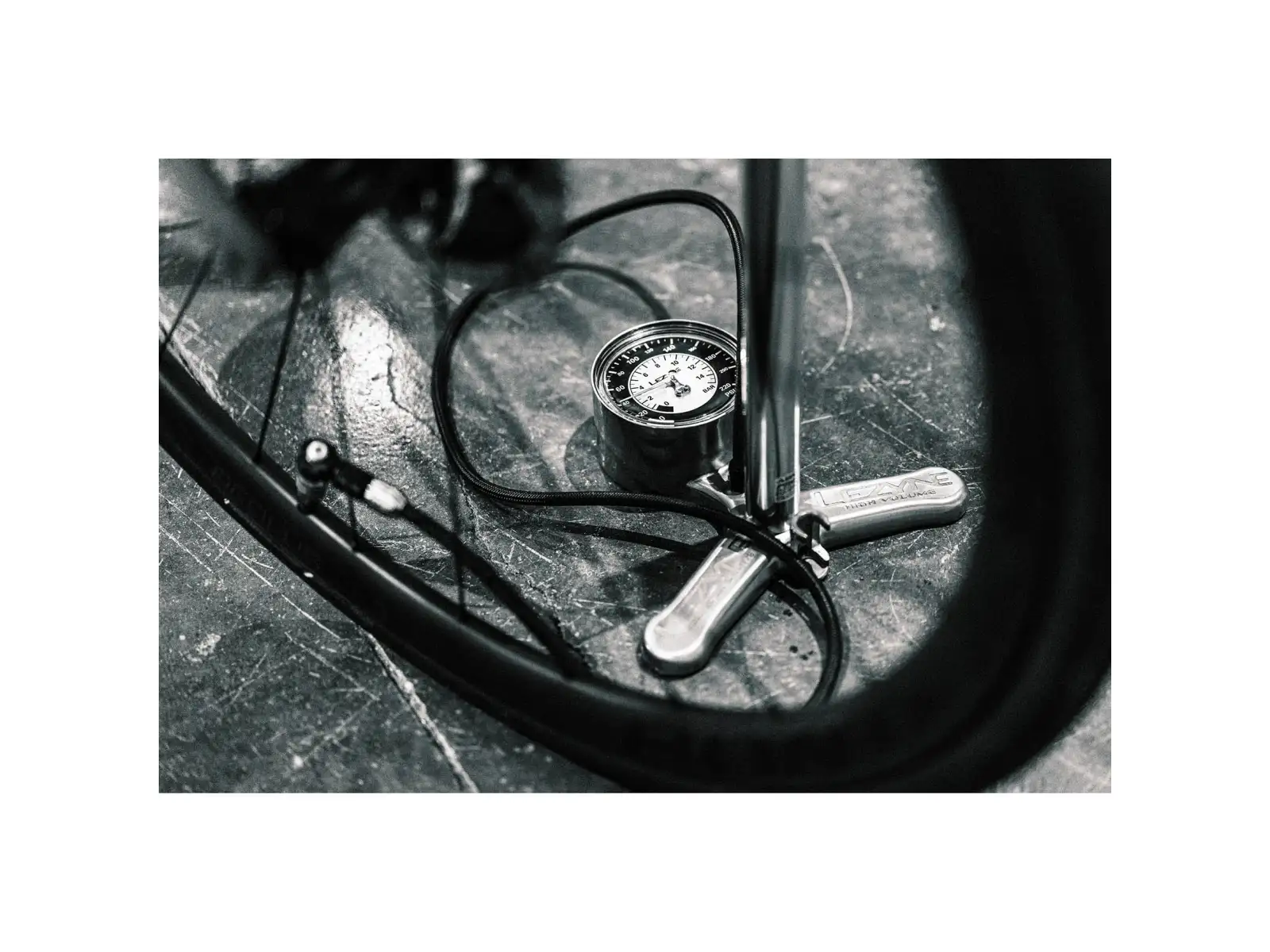 Lezyne CNC Floor Drive 3.5 Pumpe Silver Gloss