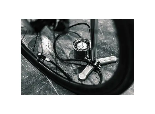 Lezyne CNC Floor Drive 3.5 Pumpe Silver Gloss