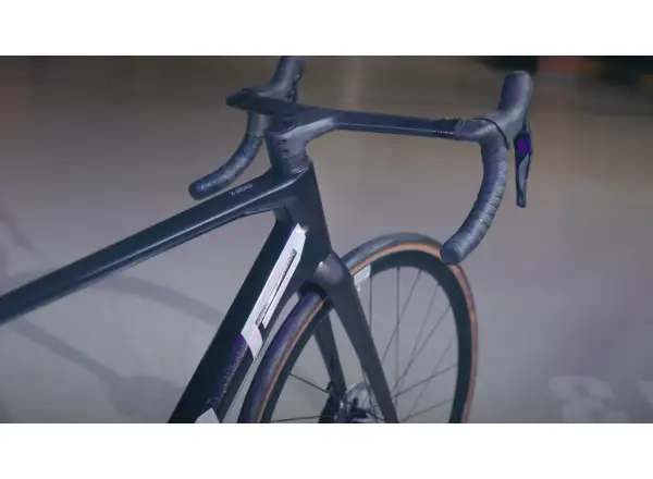 Superior X-Road Team Issue Gloss Black Rainbow/Hologram Chrome Renn-/Gravelbike.