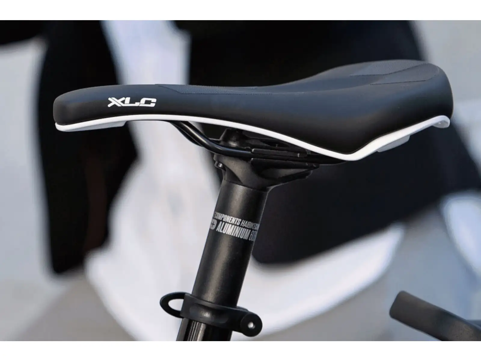 XLC SA-T19 E-Bike-Sattel Unisex schwarz/weiß