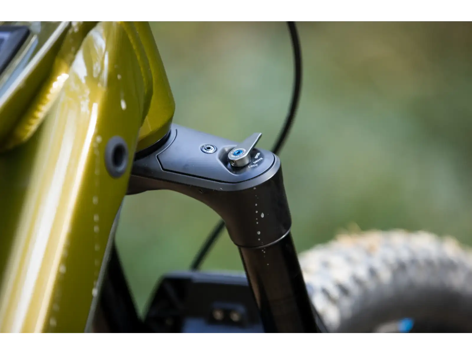 Superior eXF 9049 B vollgefedertes E-Bike Gloss Olive Mettalic/Schwarz