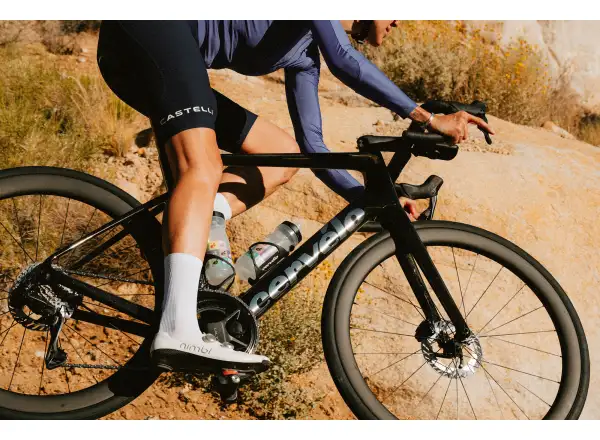 Cervélo Caledonia-5 SRAM Rival AXS Sandstone 56