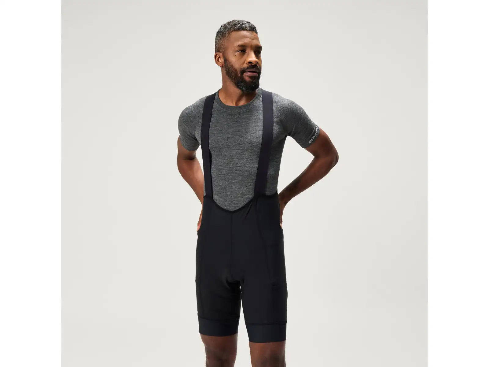 Endura Loop Herren-Shorts mit Polster und Trägern Black