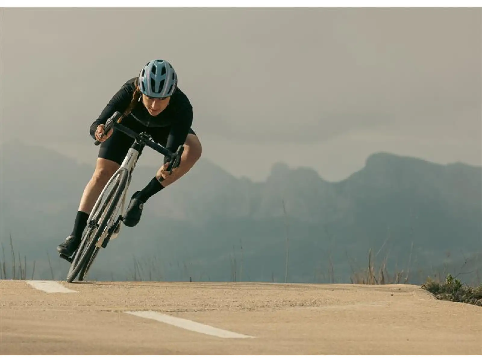 Lazer Strada KC Helm Hellblau